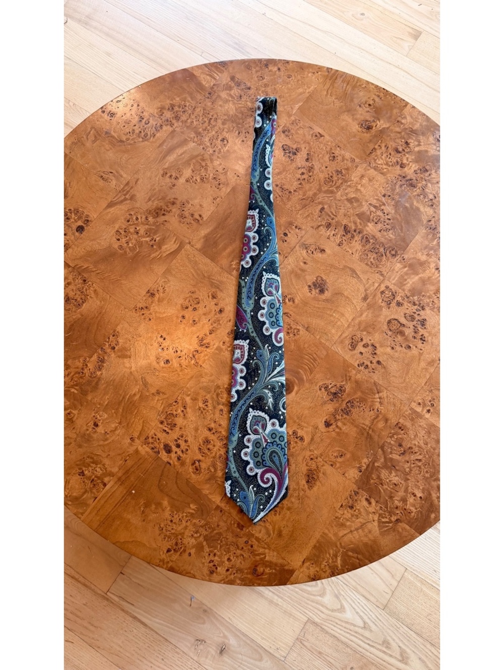 Oscar de la Renta Paisley Silk Tie
